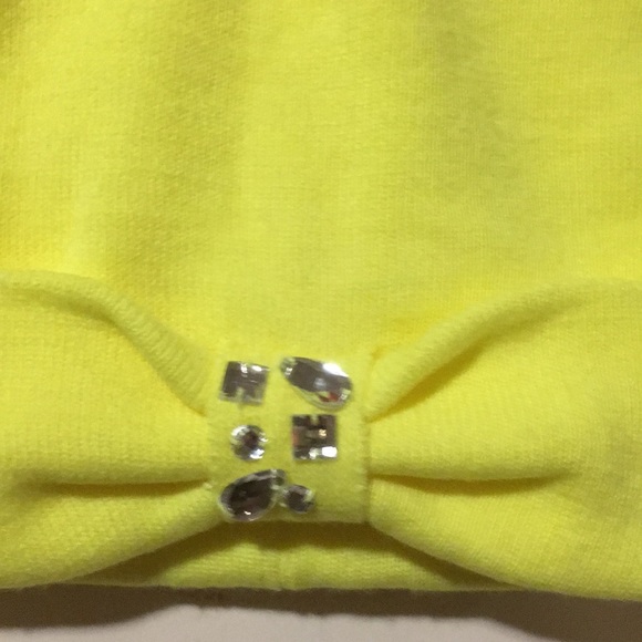 π NWT Betsey Johnson Neon Yellow Acrylic Hat - Picture 2 of 8